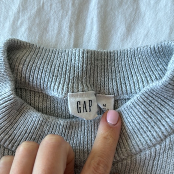 Gap Sweater - Picture 2 of 3